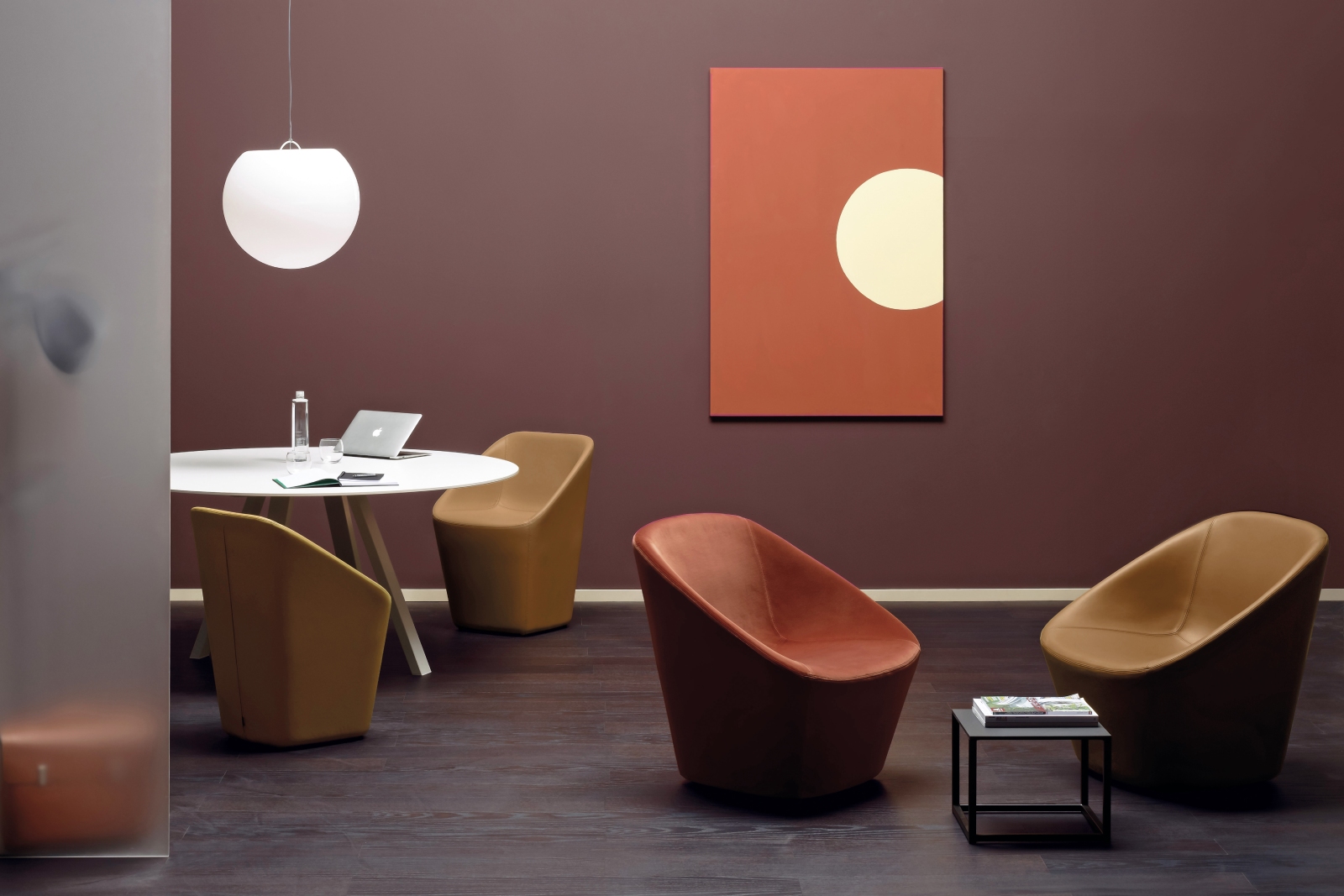 arki-table-log-happy-apple-gallery-01.jpg